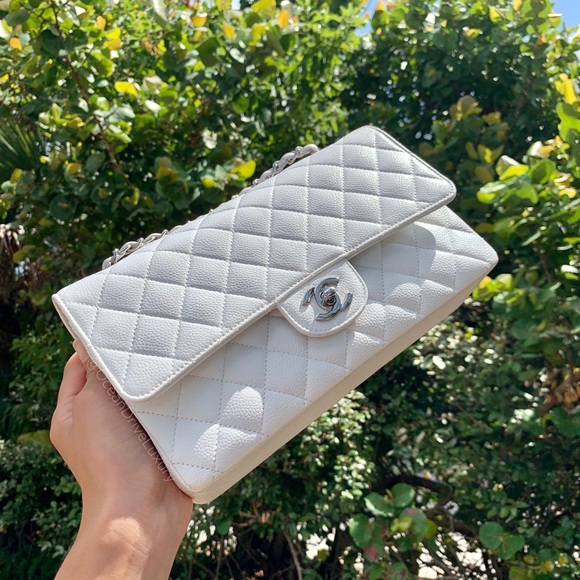 AUTHENTIC CHANEL Medium Flap White Caviar Silver - Picture 5 of 16